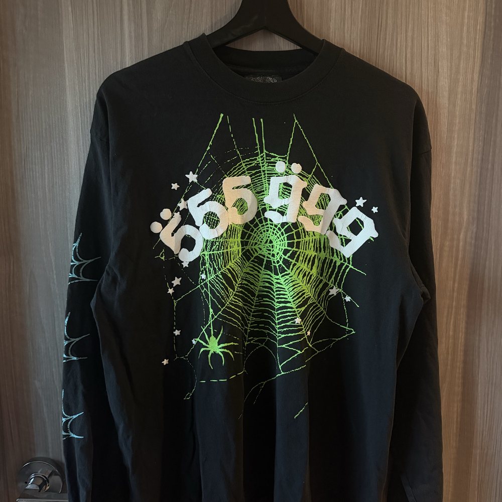 Phone photo of the Sp5der long sleeve